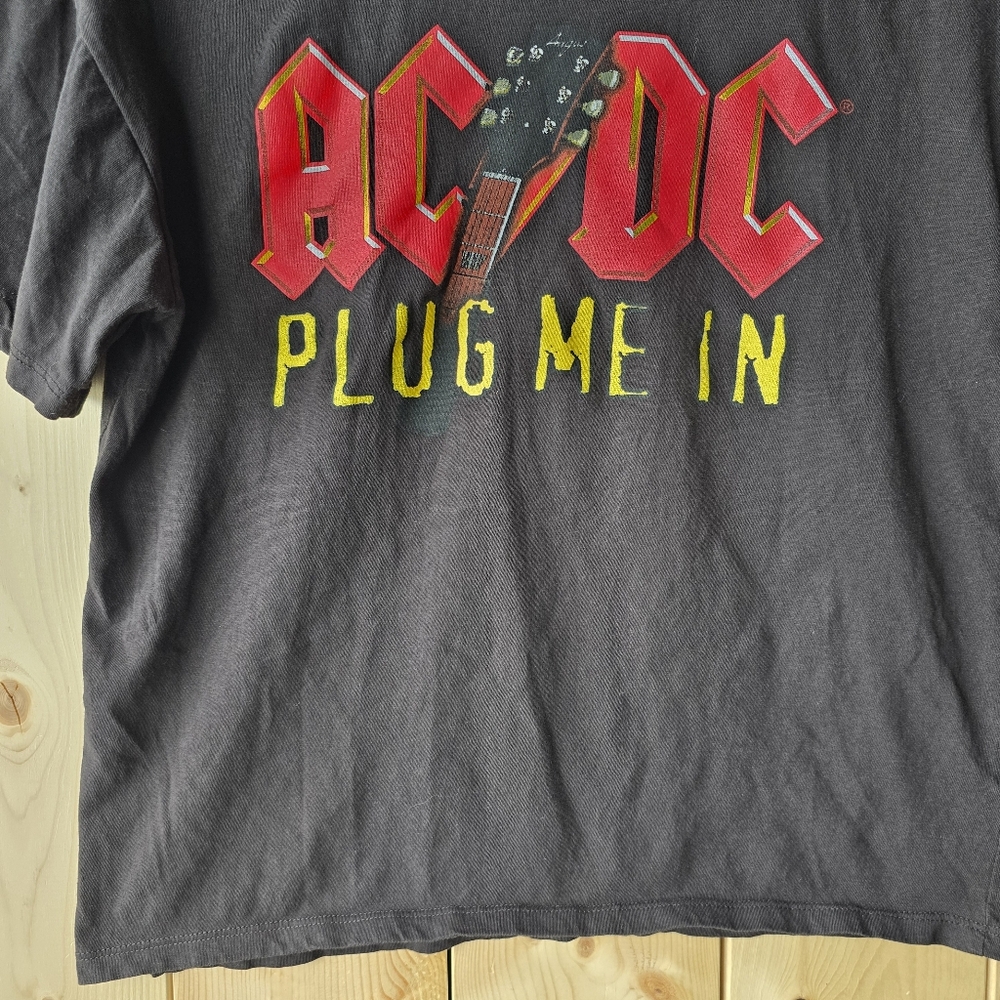 AC/DC Plug Me In Black Red T Shirt Womens Small - Picture 4 of 6